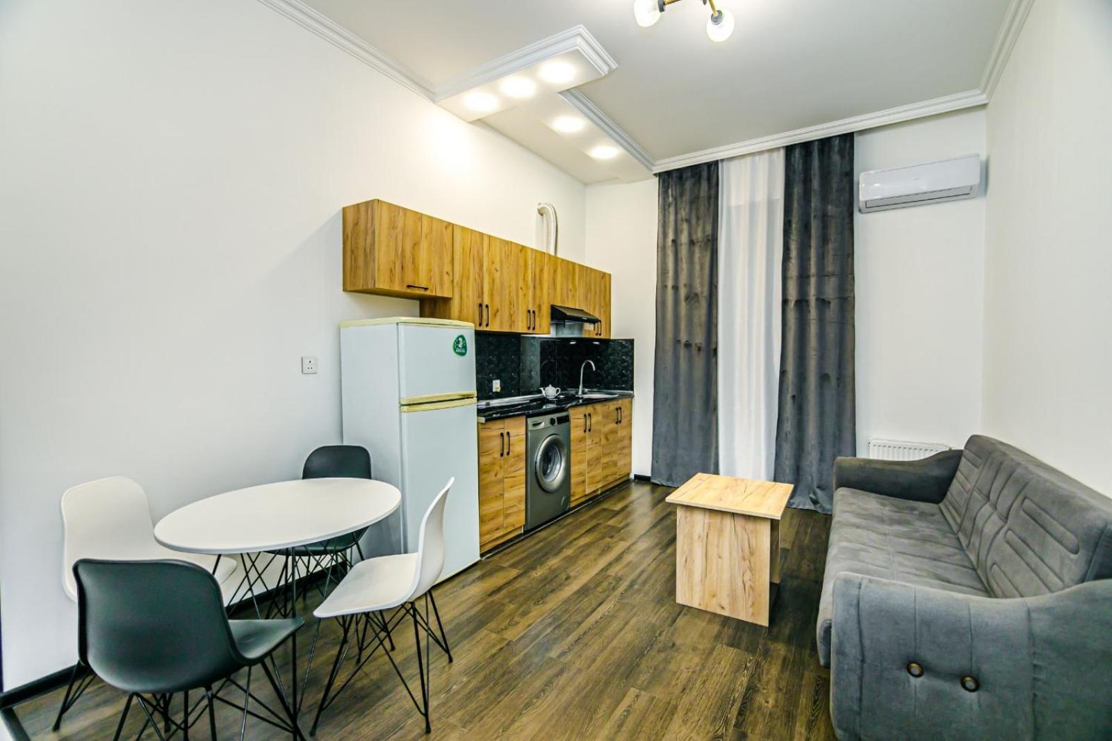 M Estate. 2 Room Home In Targovu Baku Exteriér fotografie
