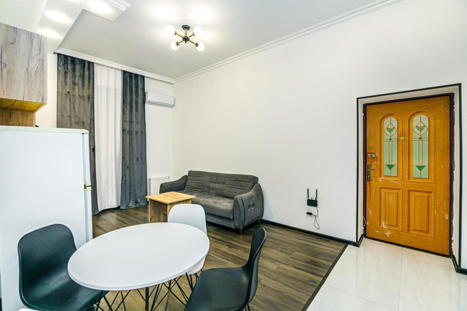 M Estate. 2 Room Home In Targovu Baku Exteriér fotografie